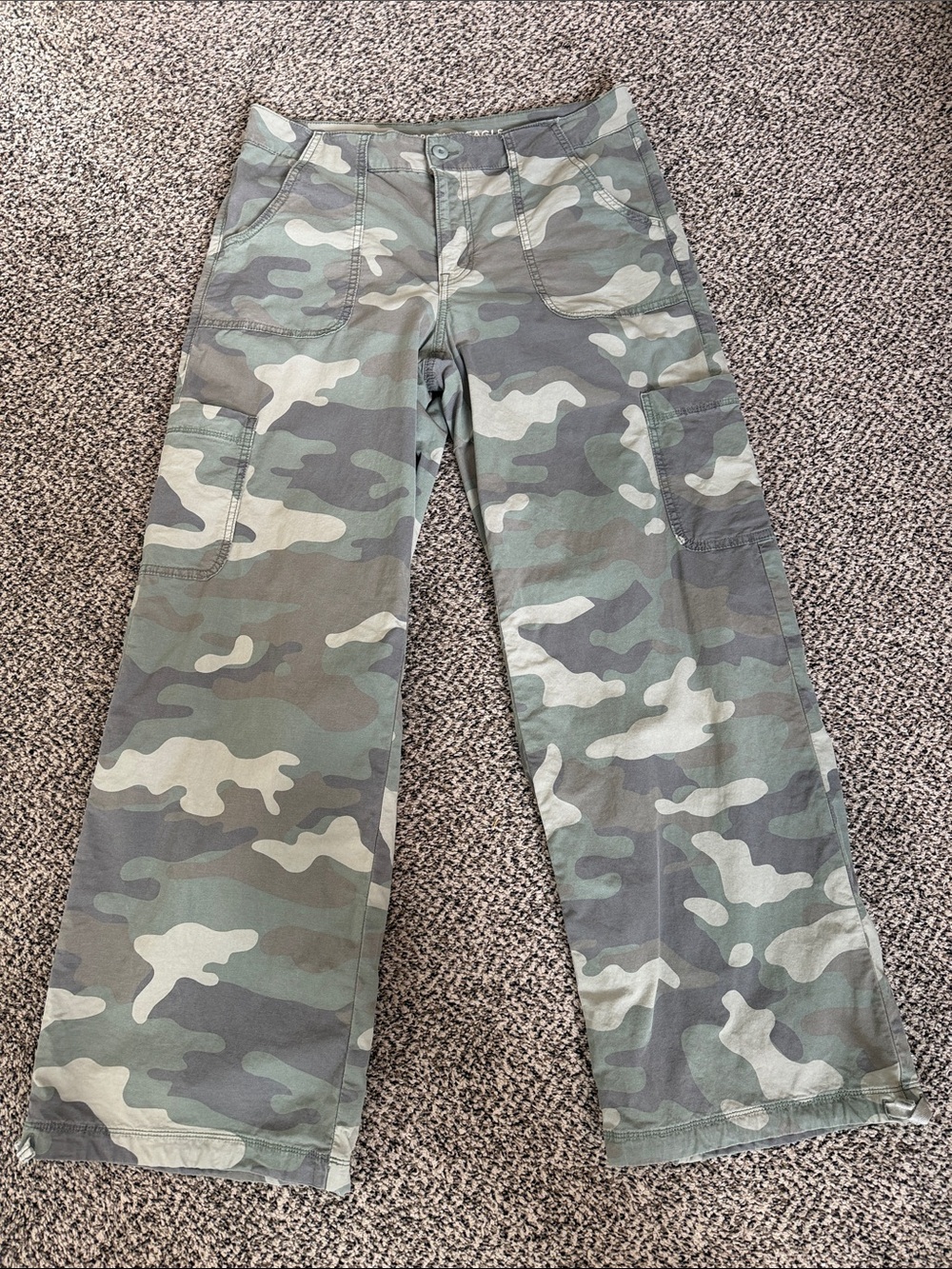 American Eagle Outfitters womens Camo wide leg